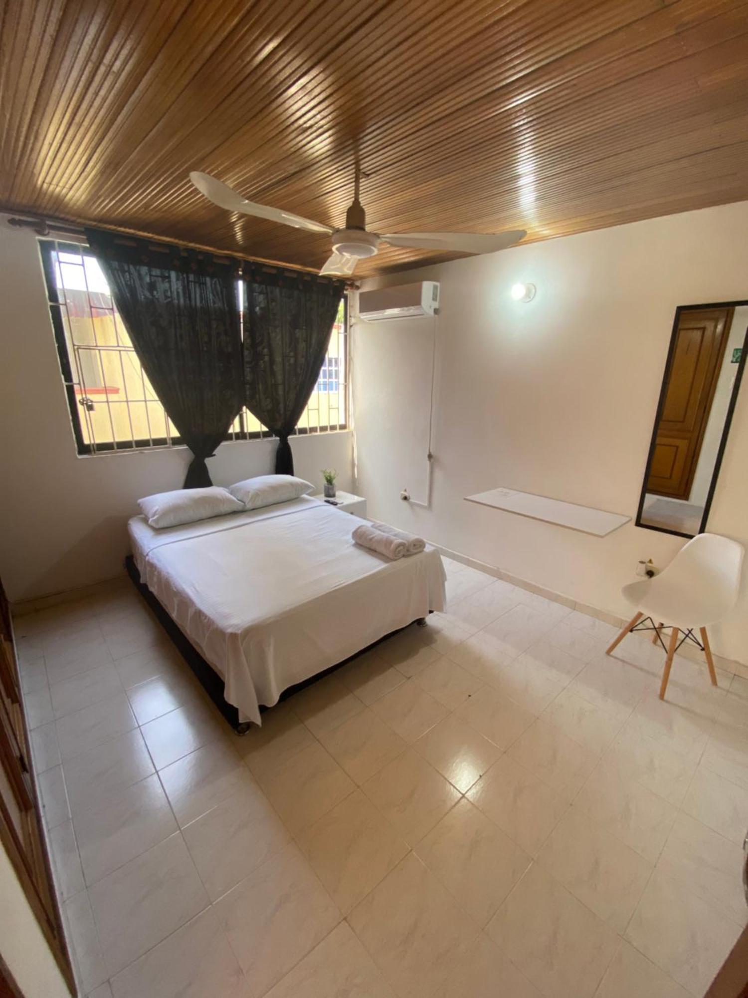 Habitaciones Cerca Al Aeropuerto 2 Cartagena Luaran gambar